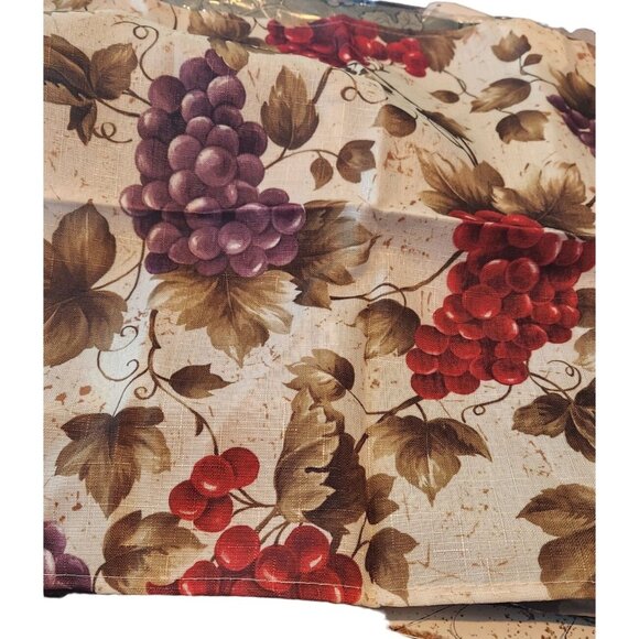 Napkins Cloth Napkins Set of 8 Anna's Home 16" x 16"  Red Purple Grapes 100 % Po - Picture 1 of 4